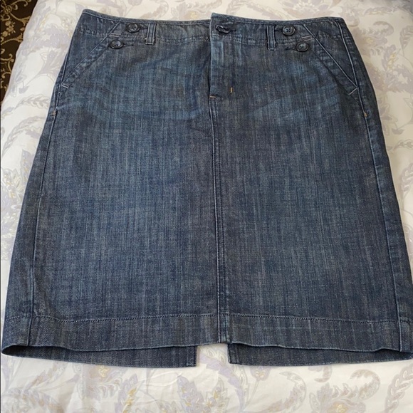 GAP Dresses & Skirts - Gap denim skirt size 12